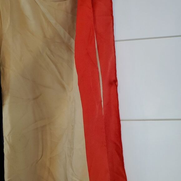 BURBERRY Mulberry Silk Twill Cape - Picture 12 of 15